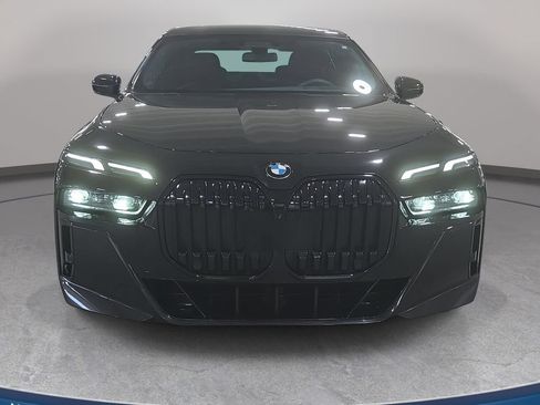 Certified 2024 BMW 740i RWD image 2