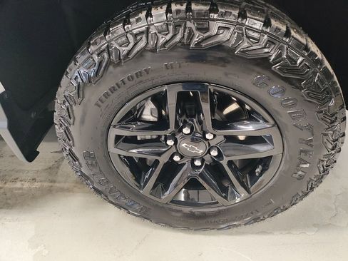 Used 2023 Chevrolet Silverado 1500 LT Trail Boss image 4
