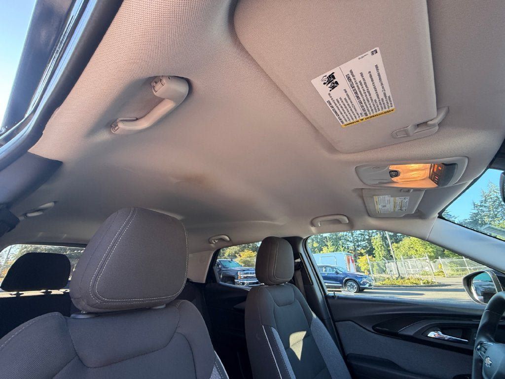 Used 2022 Chevrolet TrailBlazer LT w/ Convenience Package FWD image 28