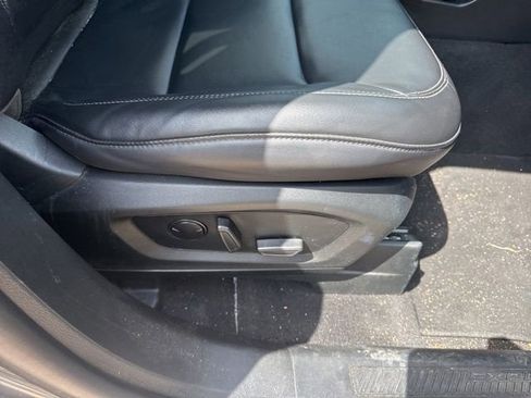 Used 2023 Ford Explorer XLT w/ Equipment Group 202A image 11