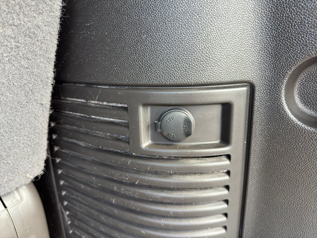 Used 2013 Cadillac Escalade Platinum AWD/4WD image 12