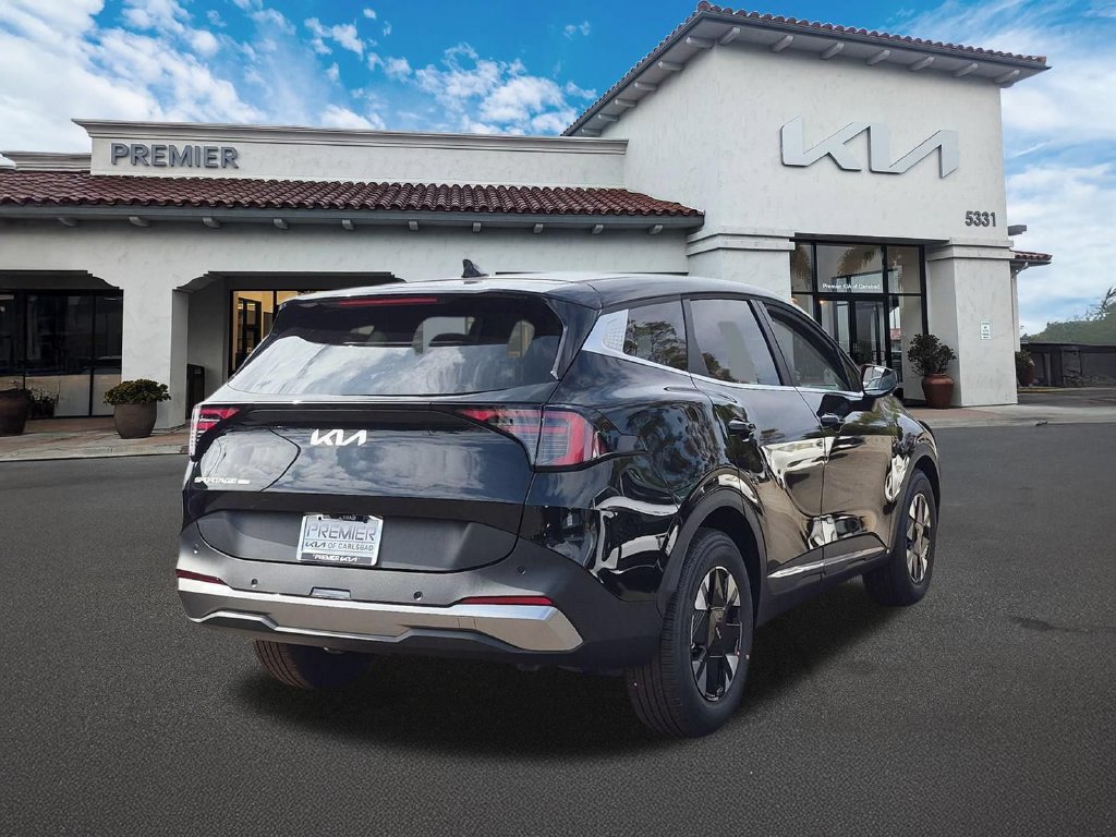 New 2027 Kia Sportage LX FWD image 8
