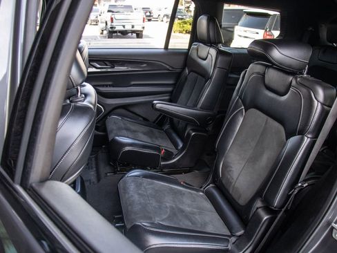 Used 2021 Jeep Grand Cherokee L Laredo image 21