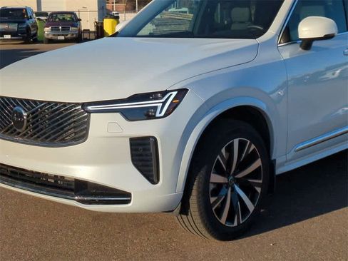 New 2025 Volvo XC90 B5 Core w/ Protection Package Premier image 3