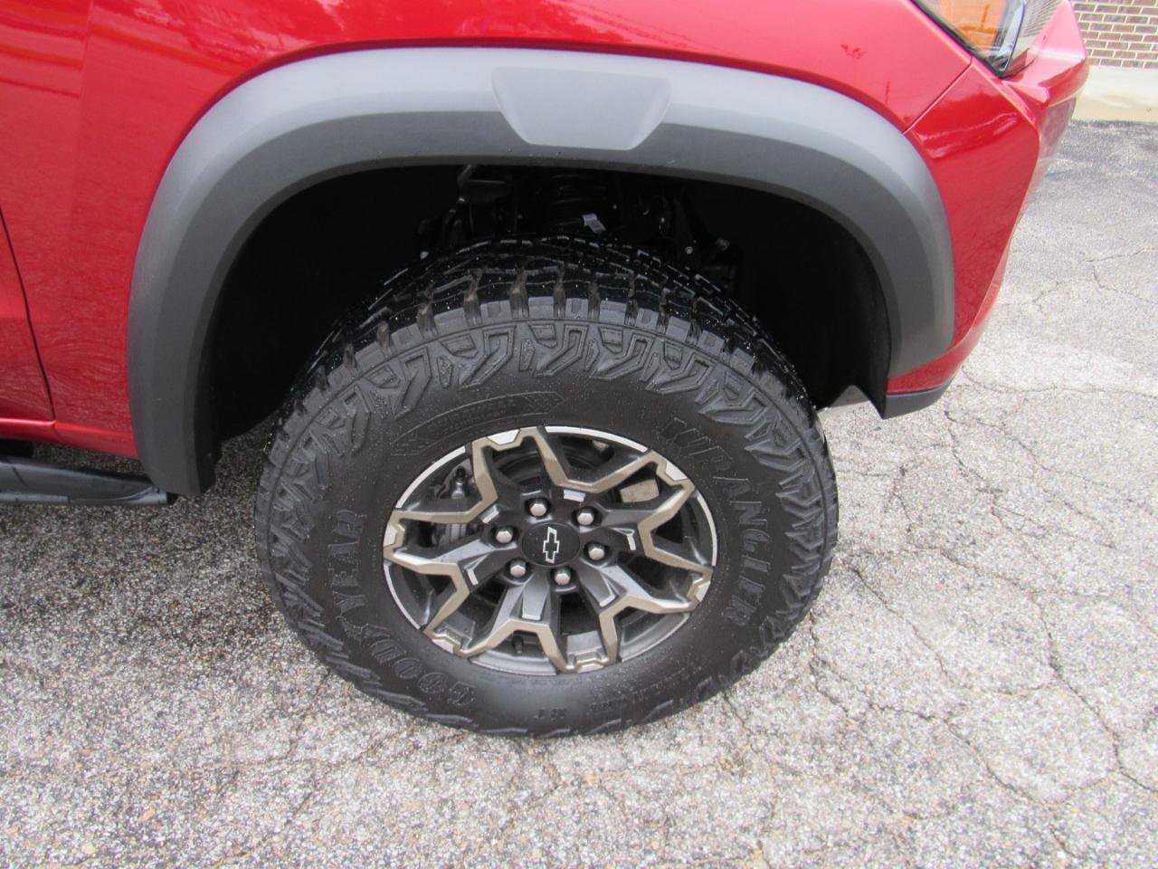 Used 2024 Chevrolet Colorado ZR2 w/ ZR2 Convenience Package III AWD/4WD image 43