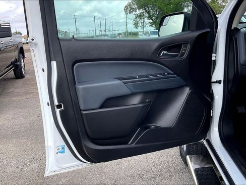 Used 2017 Chevrolet Colorado Z71 image 17