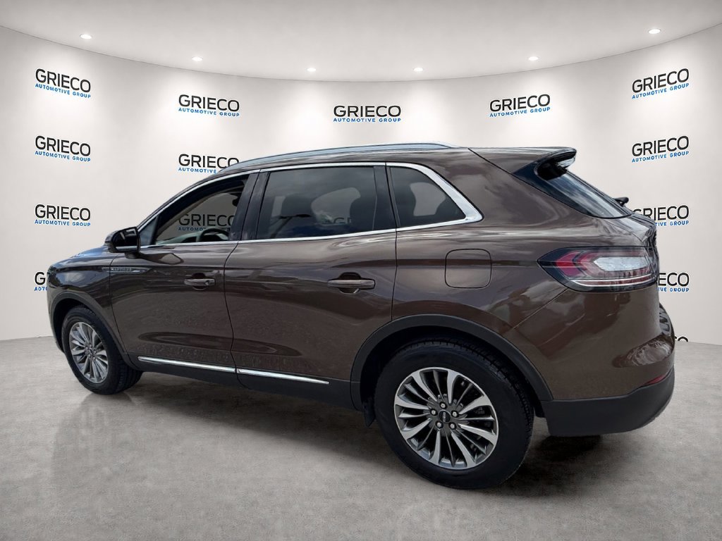 Used 2022 Lincoln Nautilus FWD w/ Premium Package image 5