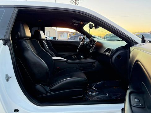 Used 2022 Dodge Challenger GT w/ Plus Package image 17