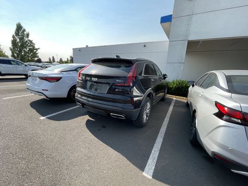 Used 2024 Cadillac XT4 Premium Luxury AWD/4WD image 4