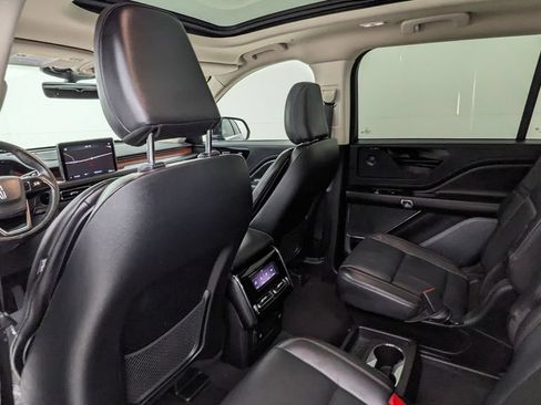 Used 2024 Lincoln Aviator Reserve AWD/4WD image 35
