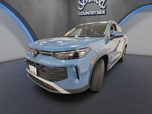 Used 2025 Volkswagen Tiguan SE image 7