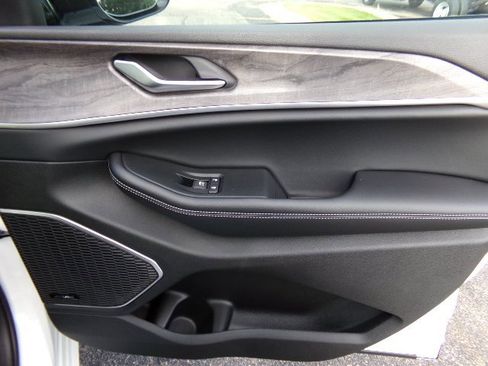 Used 2024 Jeep Grand Cherokee Limited 4xe image 28