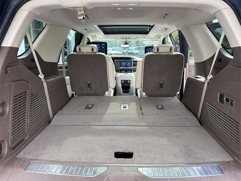 Used 2021 GMC Yukon Denali w/ Denali Ultimate Package image 18