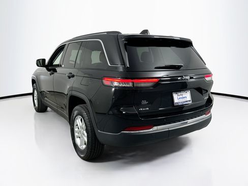 Used 2023 Jeep Grand Cherokee Laredo AWD/4WD image 7
