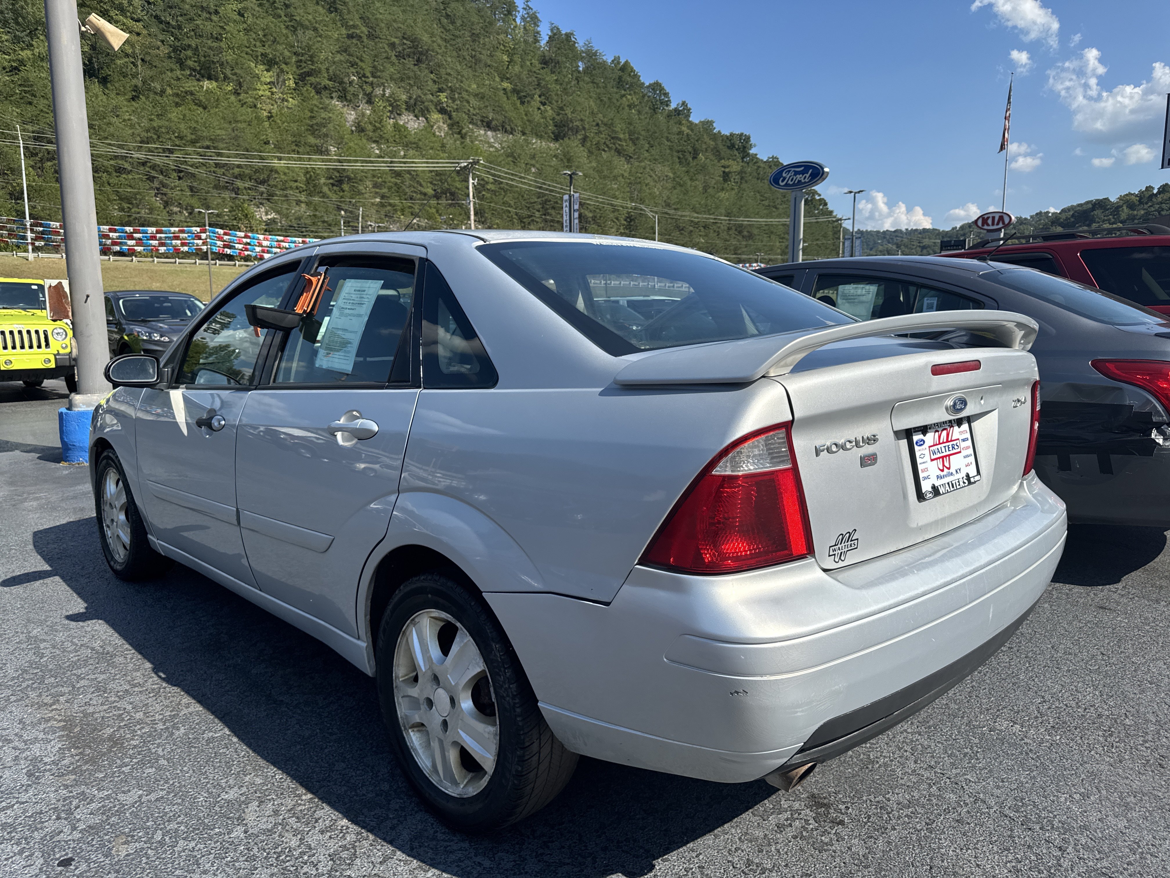 Used 2006 Ford Focus ST FWD image 5