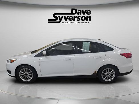 Used 2016 Ford Focus SE image 2