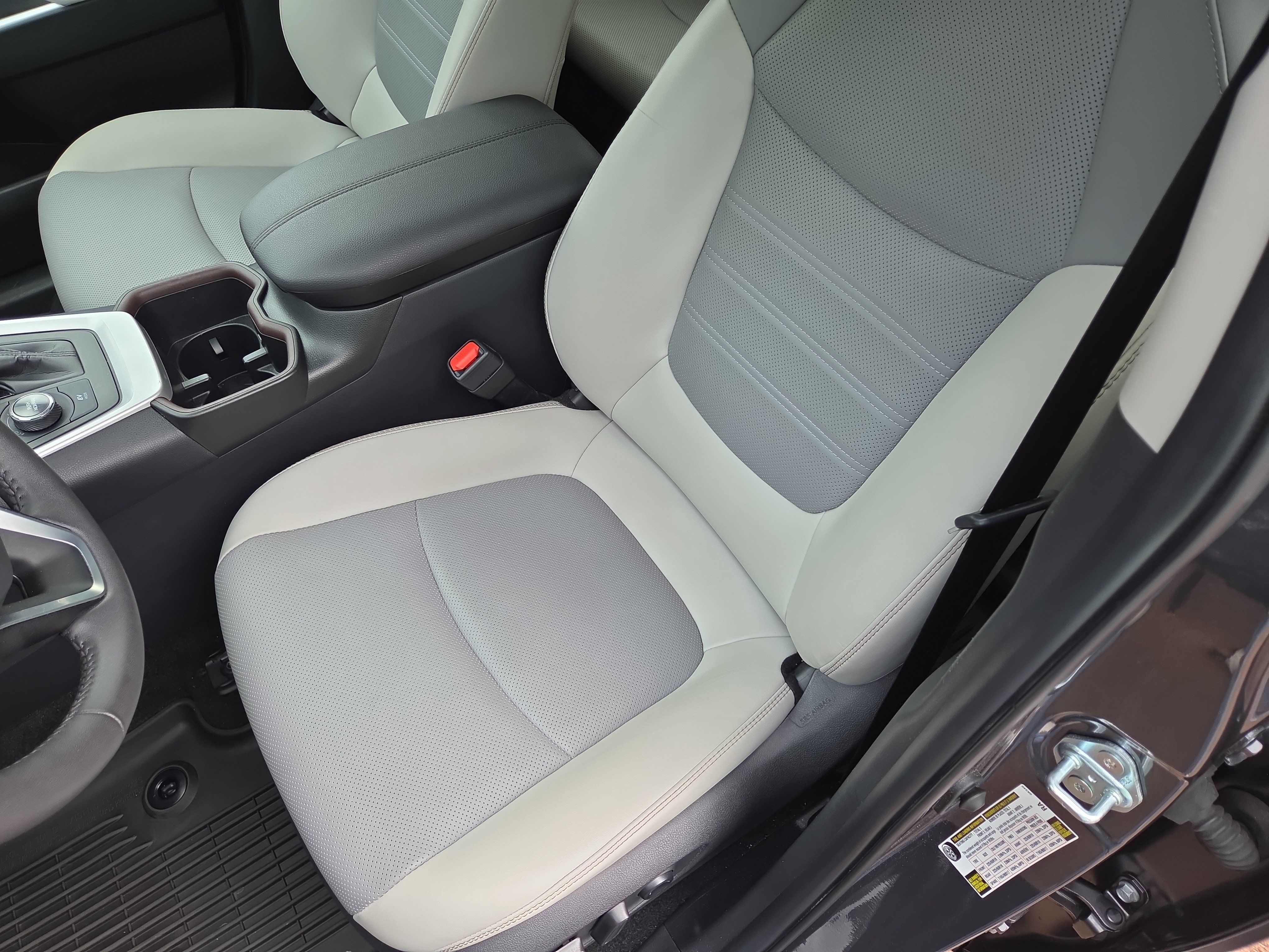 Used 2024 Toyota RAV4 Limited w/ Advanced Technology Package AWD/4WD image 13