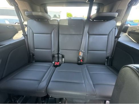 Certified 2025 Chevrolet Tahoe High Country AWD/4WD image 18