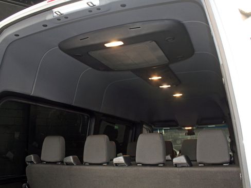 Used 2024 Mercedes-Benz Sprinter 2500 image 34