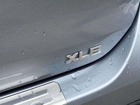 Used 2020 Toyota Highlander XLE FWD image 6