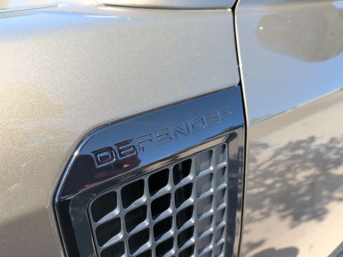 Used 2023 Land Rover Defender 90 X-Dynamic SE AWD/4WD image 37