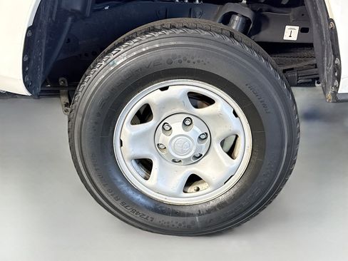 Used 2021 Toyota Tacoma SR image 36