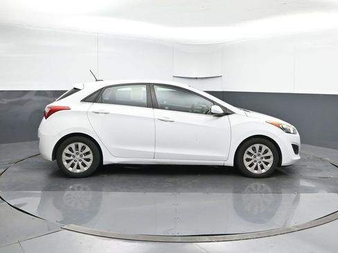 Used 2016 Hyundai Elantra GT image 6