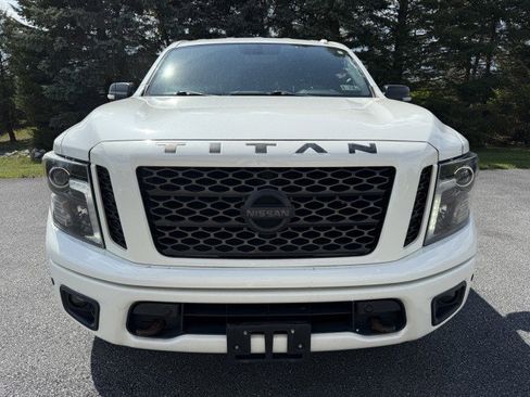 Used 2018 Nissan Titan SL w/ Midnight Edition image 33