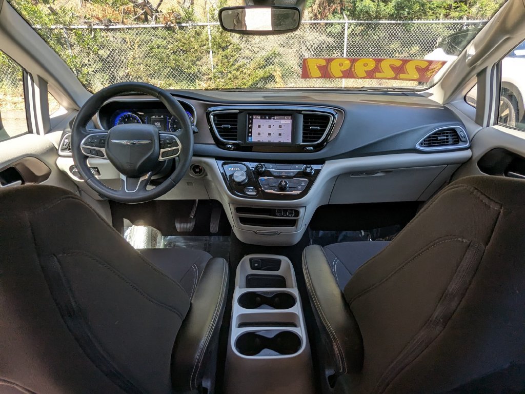 Used 2023 Chrysler Voyager LX FWD image 23