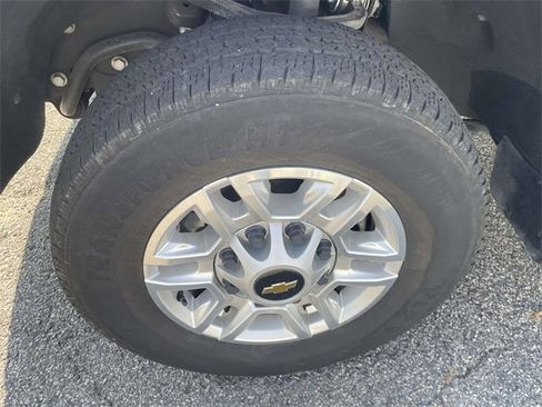 Used 2024 Chevrolet Silverado 2500 LT image 11
