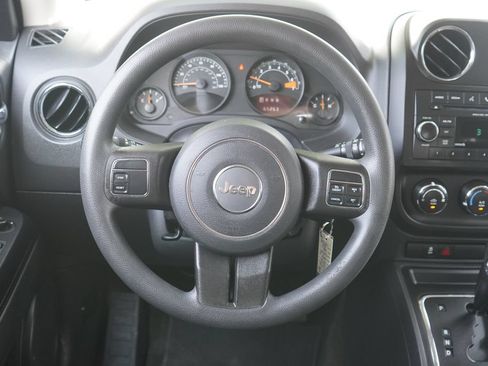 Used 2016 Jeep Patriot Sport w/ Power Value Group AWD/4WD image 12