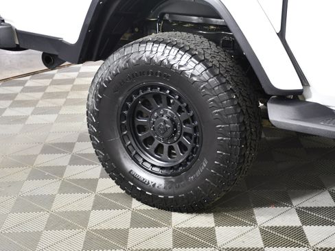Used 2021 Jeep Gladiator Overland AWD/4WD image 57