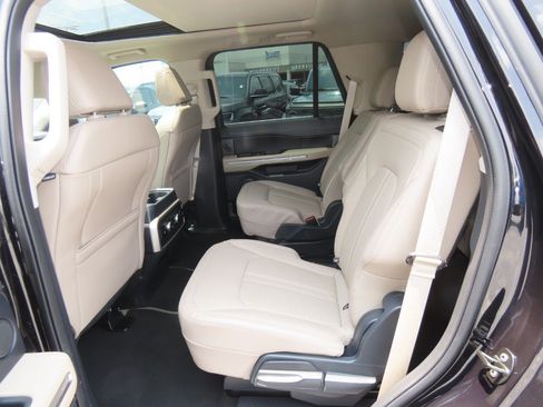Certified 2024 Ford Expedition Limited RWD image 21