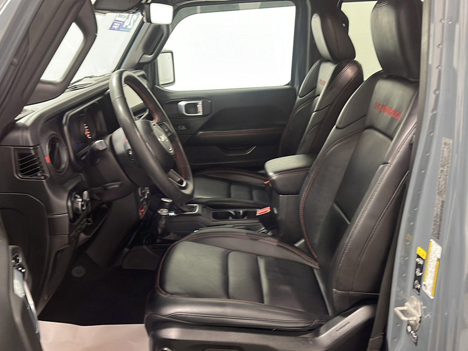 Used 2024 Jeep Gladiator Rubicon AWD/4WD image 2