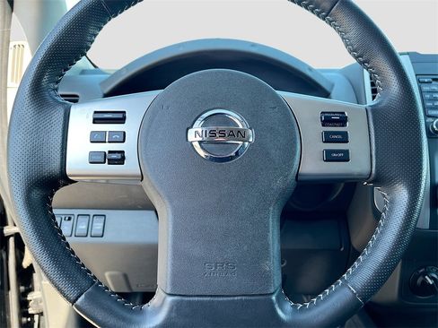 Used 2021 Nissan Frontier PRO-4X w/ Pro-4x Utility Package image 11