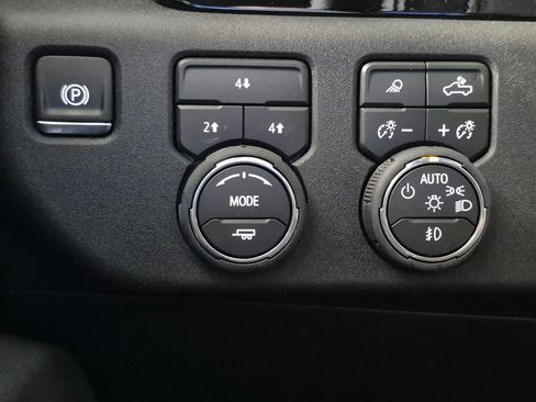 New 2026 Chevrolet Silverado 2500 LT w/ All Star Edition AWD/4WD image 16