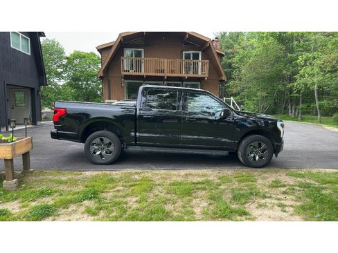 Used 2024 Ford F150 Lightning Flash AWD/4WD image 3