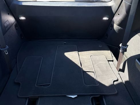 Certified 2025 Cadillac XT6 Premium Luxury image 7