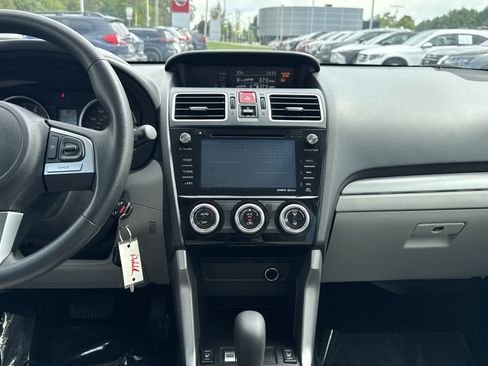 Used 2018 Subaru Forester 2.5i Premium w/ All-Weather Package AWD/4WD image 12