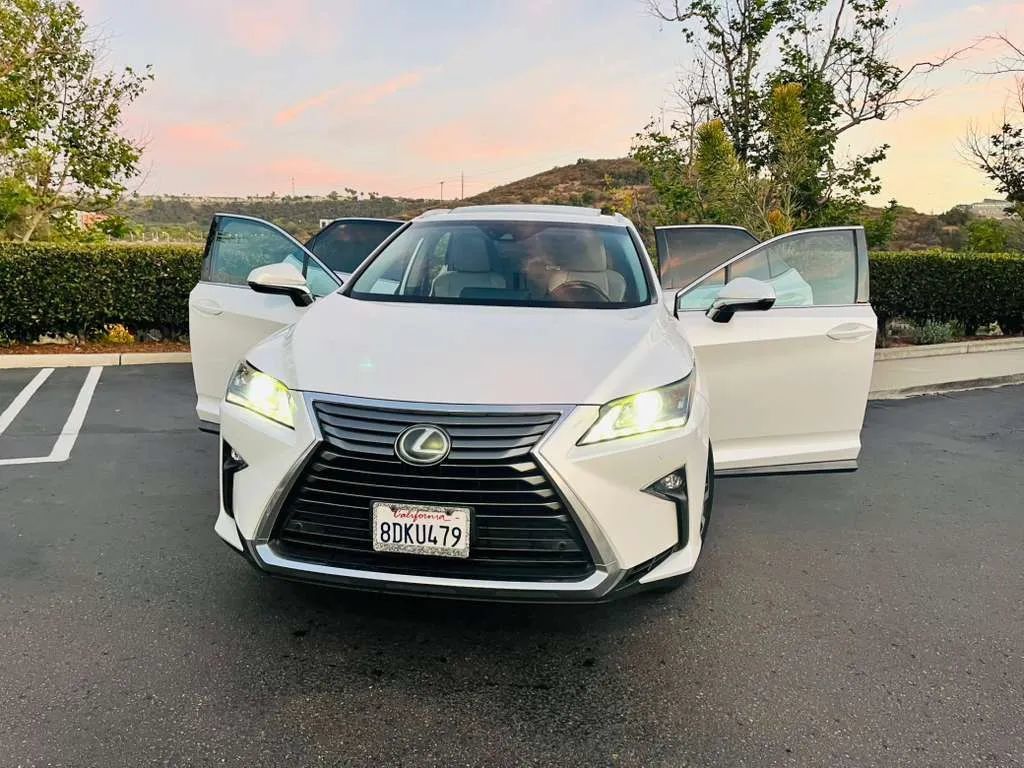Used 2018 Lexus RX 350 FWD w/ Premium Package image 3