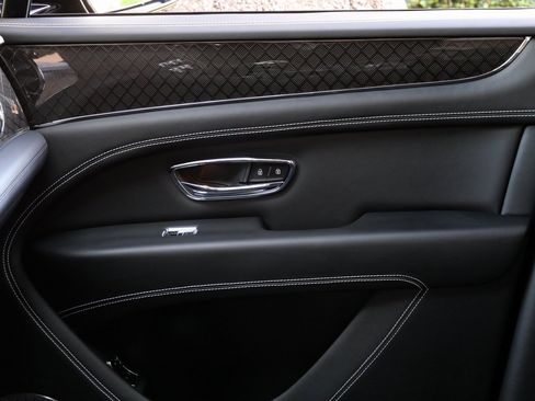 New 2025 Bentley Bentayga image 15