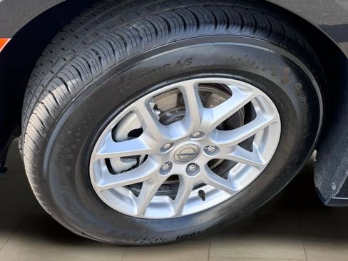 Used 2023 Chrysler Pacifica Touring-L FWD image 21