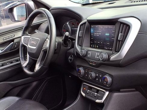 Used 2024 GMC Terrain SLT image 23