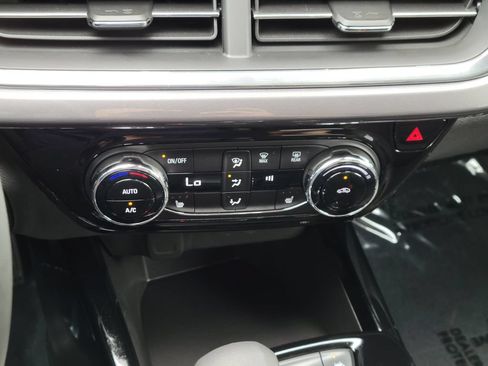 Used 2025 Chevrolet Trax ACTIV FWD image 20