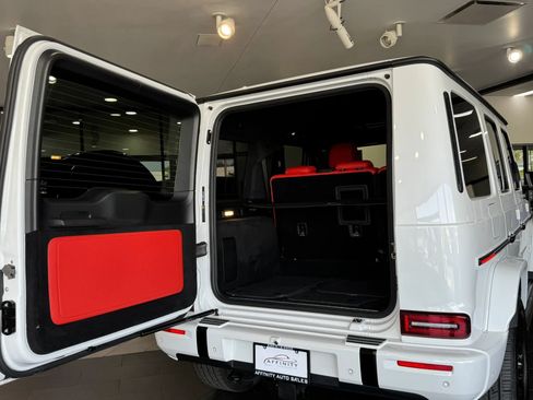 Used 2025 Mercedes-Benz G 550 image 90