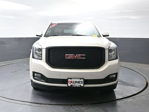 Used 2015 GMC Yukon XL Denali w/ Premium Package AWD/4WD image 4