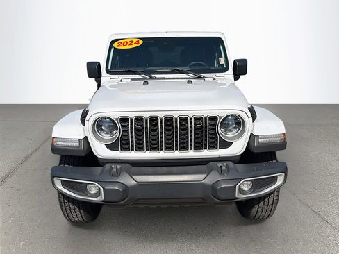Used 2024 Jeep Wrangler Sahara image 10