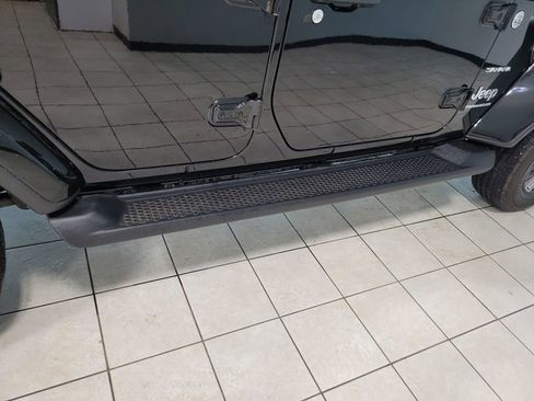 Used 2024 Jeep Wrangler Sahara image 44