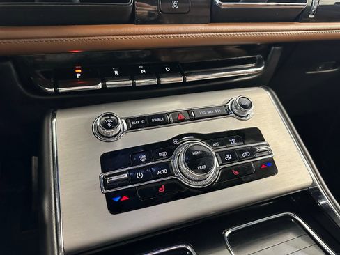 Used 2022 Lincoln Aviator Reserve w/ Class IV Trailer Tow Package image 34