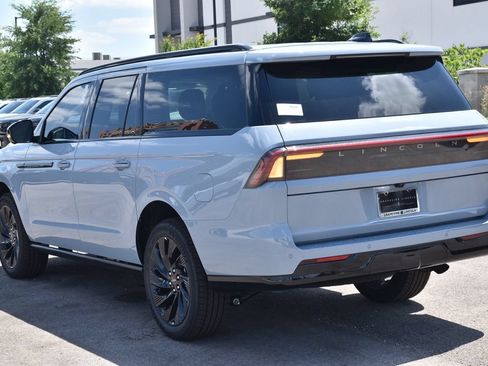 New 2026 Lincoln Navigator L Reserve w/ Jet Appearance Package AWD/4WD image 9